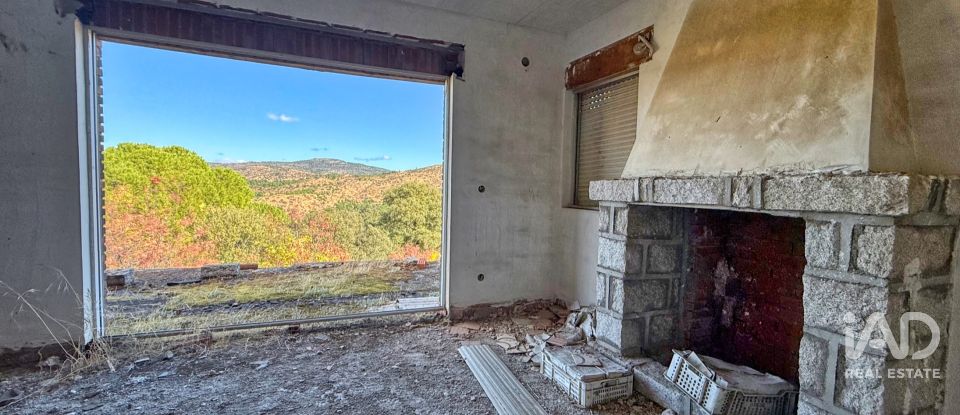 Building plot of 11,300 m² in Puente Nuevo (05278)