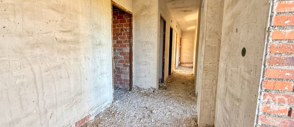 Building plot of 11,300 m² in Puente Nuevo (05278)