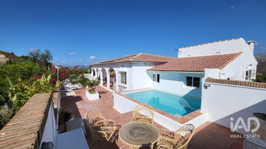 Maison 4 chambres de 350 m² à Canillas de Aceituno (29716)