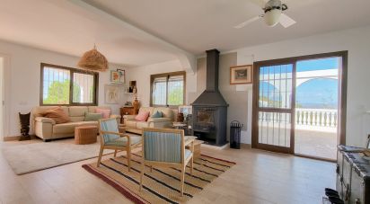 Casa 4 habitaciones de 350 m² en Canillas de Aceituno (29716)