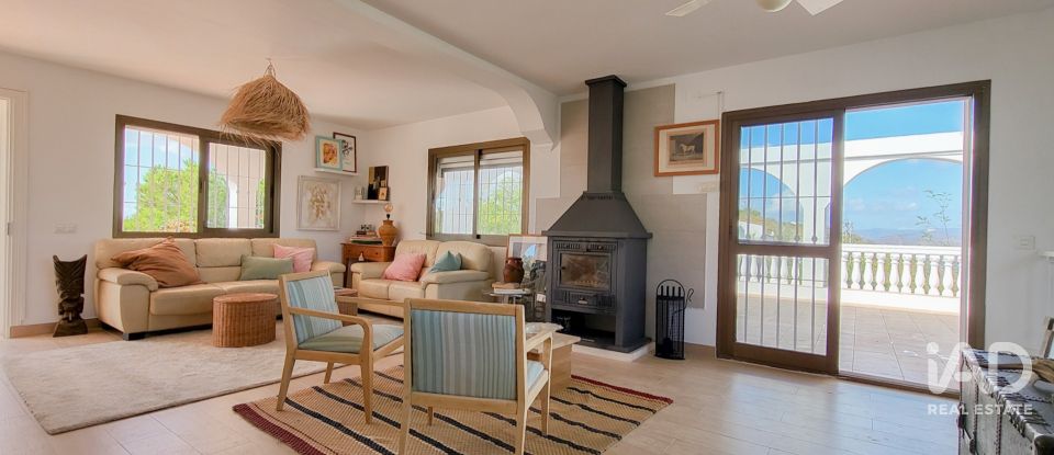 Maison 4 chambres de 350 m² à Canillas de Aceituno (29716)