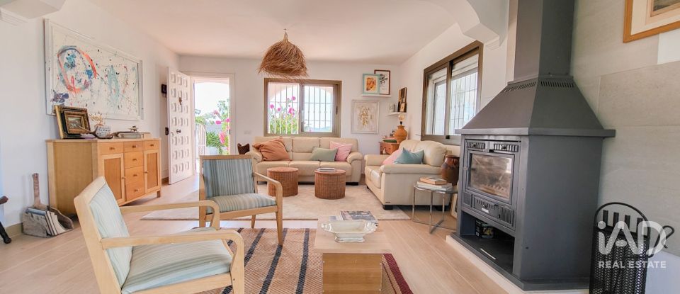 Maison 4 chambres de 350 m² à Canillas de Aceituno (29716)