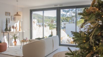 Habitatge unifamiliar  4 habitacions de 237 m² a Sant Pere de Ribes (08810)