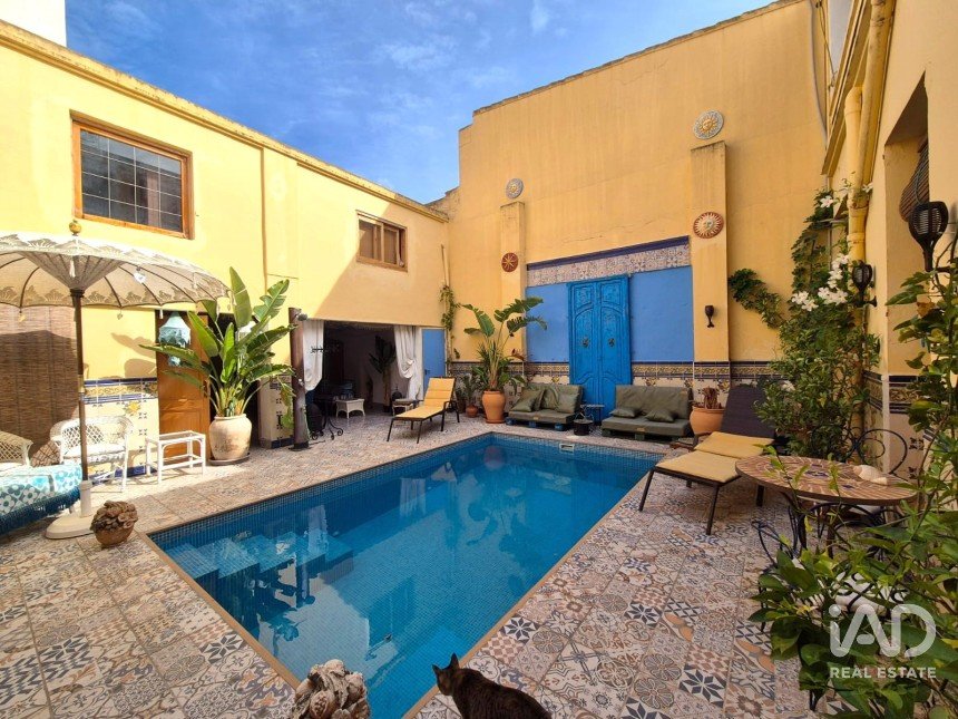 Maison de ville 8 chambres de 334 m² à Sanet y Negrals (03769)