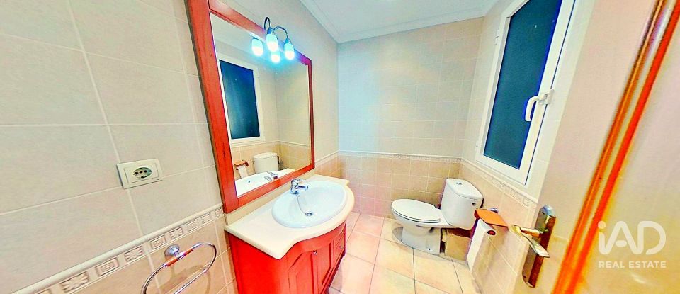 Pis 2 habitacions de 107 m² a Alicante/Alacant (03002)