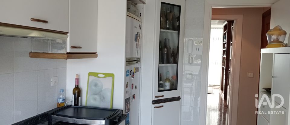 Apartment 3 bedrooms of 83 m² in A Coruña (15008)