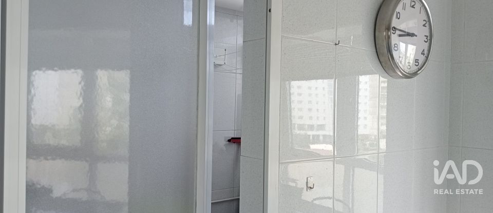 Apartment 3 bedrooms of 83 m² in A Coruña (15008)