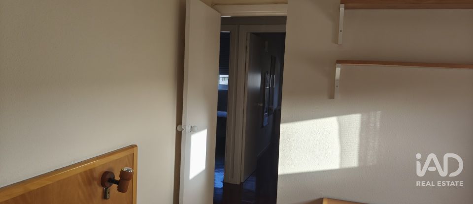 Apartment 3 bedrooms of 83 m² in A Coruña (15008)