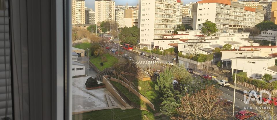 Apartment 3 bedrooms of 83 m² in A Coruña (15008)