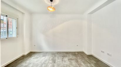 Casa 6 habitacions de 320 m² a Candelon (30558)