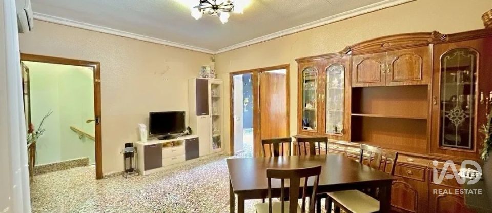 Casa 6 habitacions de 320 m² a Candelon (30558)