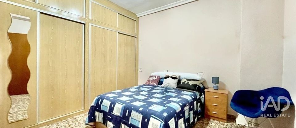 Casa 6 habitacions de 320 m² a Candelon (30558)