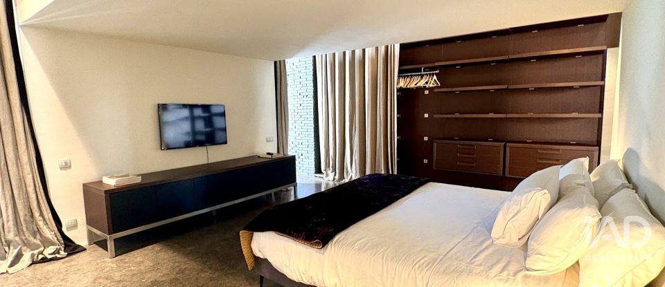 Penthouse 2 bedrooms of 293 m² in Barcelona (08010)