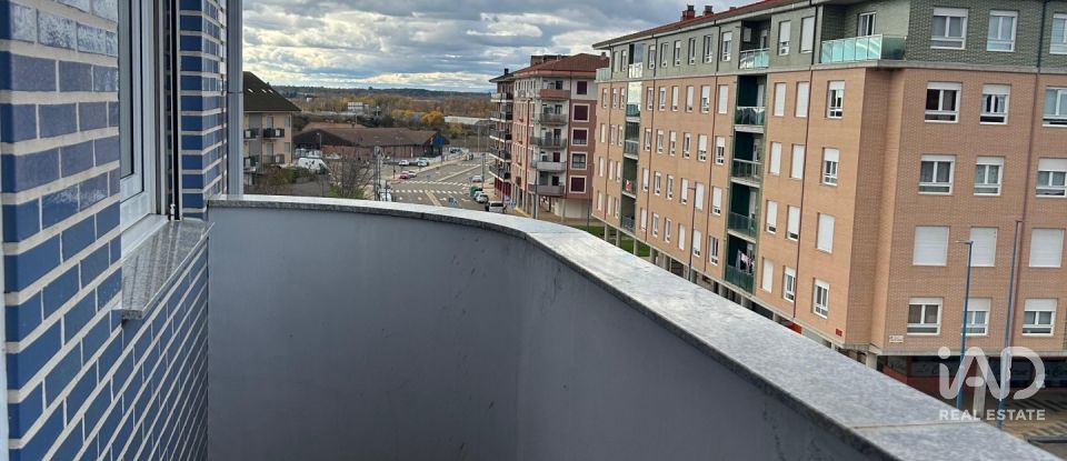 Appartement 3 chambres de 100 m² à León (24005)