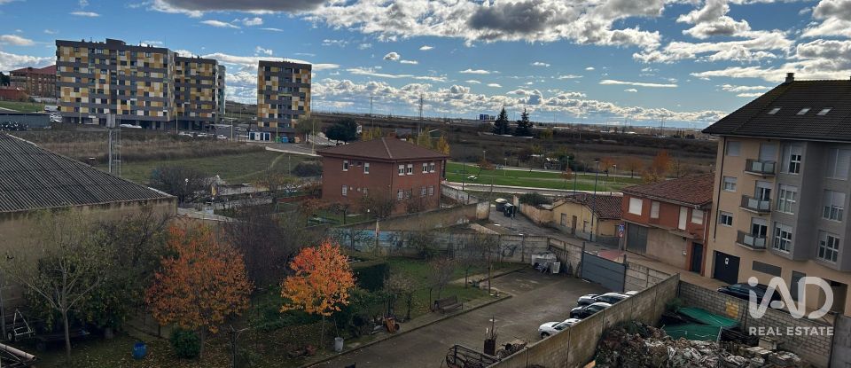 Appartement 3 chambres de 100 m² à León (24005)