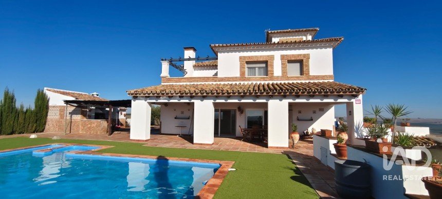 Casa de muntanya 4 habitacions de 800 m² a Écija (41400)