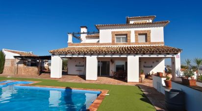 Casa de muntanya 4 habitacions de 800 m² a Écija (41400)