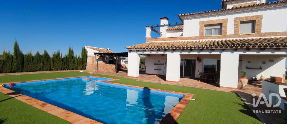 Casa de muntanya 4 habitacions de 800 m² a Écija (41400)