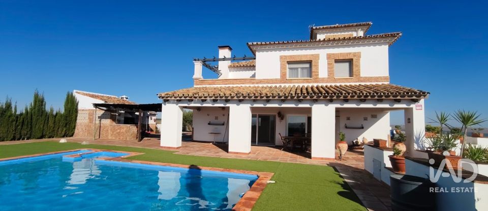 Casa de muntanya 4 habitacions de 800 m² a Écija (41400)