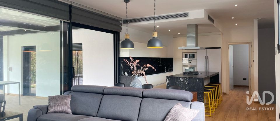 House 4 bedrooms of 318 m² in Salou (43840)