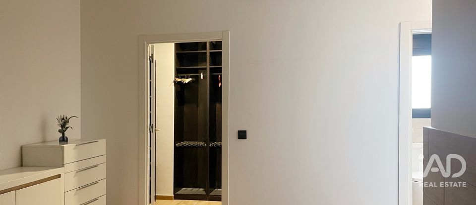 House 4 bedrooms of 318 m² in Salou (43840)