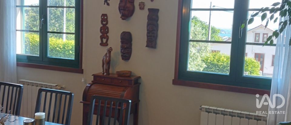 Cottage 3 bedrooms of 143 m² in Caamouco (15623)