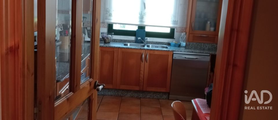 Cottage 3 bedrooms of 143 m² in Caamouco (15623)