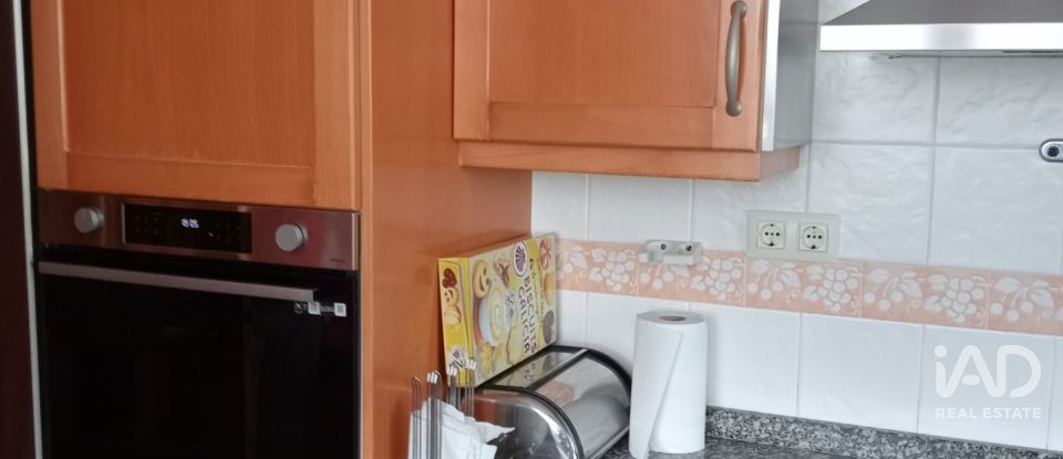 Cottage 3 bedrooms of 143 m² in Caamouco (15623)