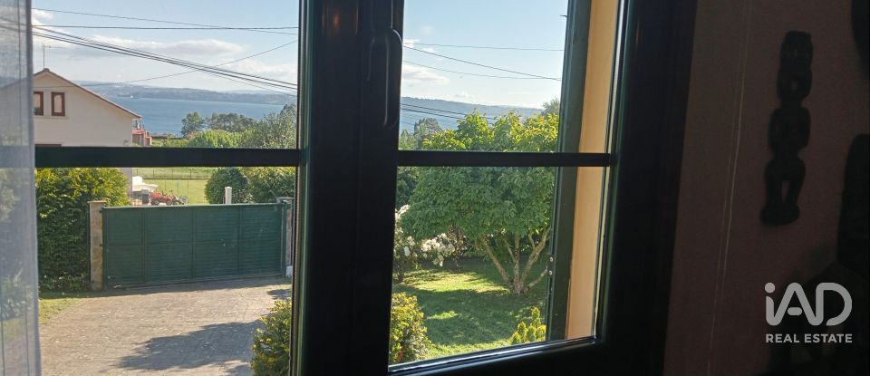 Cottage 3 bedrooms of 143 m² in Caamouco (15623)