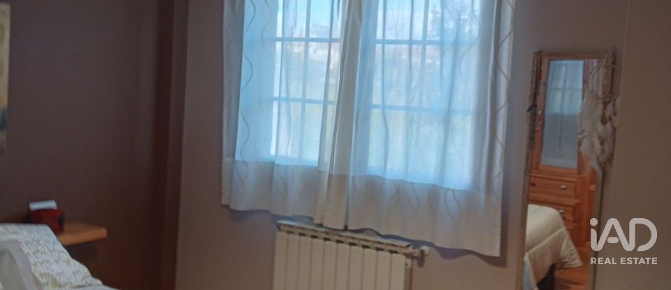 Cottage 3 bedrooms of 143 m² in Caamouco (15623)