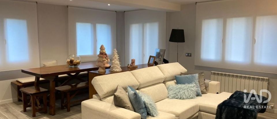 Pis 3 habitacions de 89 m² a Alp (17538)