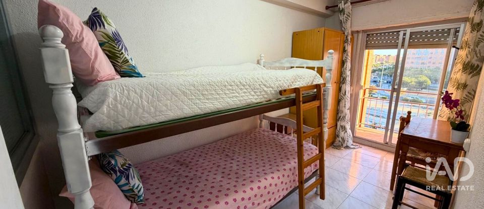 Pis 3 habitacions de 64 m² a Alicante/Alacant (03005)