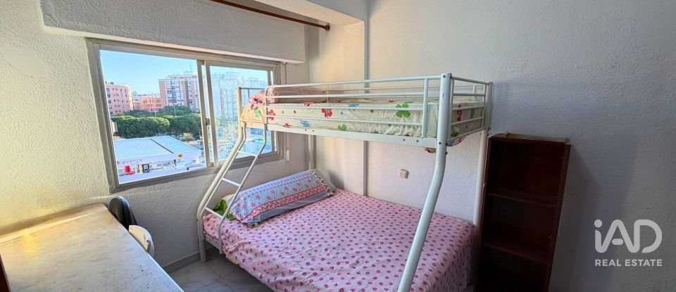 Pis 3 habitacions de 64 m² a Alicante/Alacant (03005)