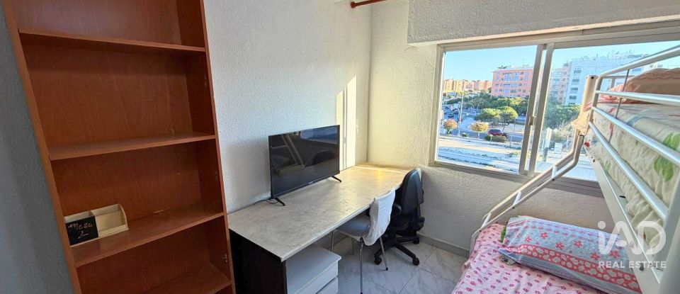 Pis 3 habitacions de 64 m² a Alicante/Alacant (03005)