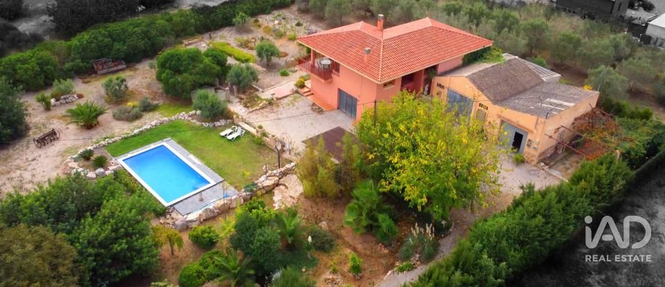 Casa 3 habitacions de 400 m² a Valls (43800)