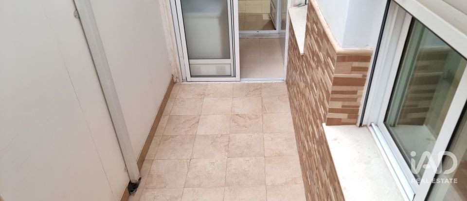 Apartment 3 bedrooms of 90 m² in Sax (03630)