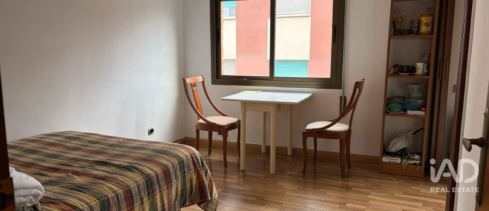 Pis 3 habitacions de 70 m² a Santa Coloma de Gramenet (08923)