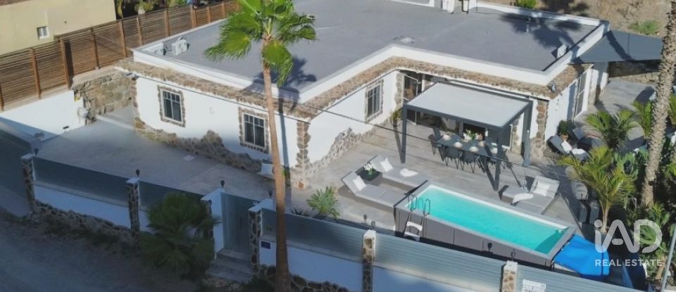 Casa 4 habitacions de 194 m² a Taurito (35138)