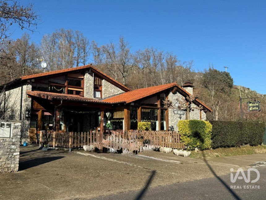 Casa rural 3 habitacions de 320 m² a Valdepiélago (24847)