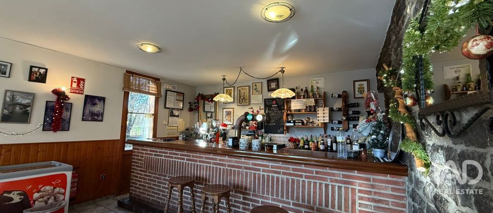 Casa rural 3 habitacions de 320 m² a Valdepiélago (24847)