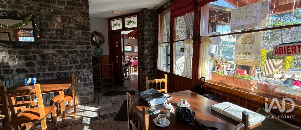 Casa rural 3 habitacions de 320 m² a Valdepiélago (24847)