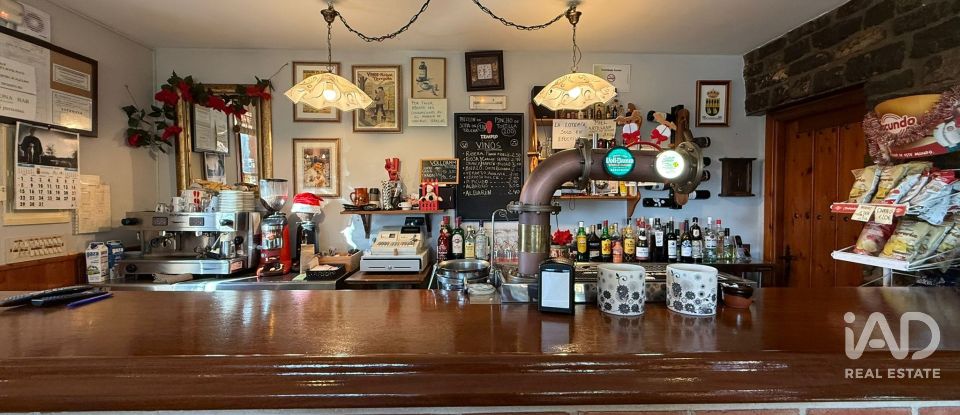 Casa rural 3 habitacions de 320 m² a Valdepiélago (24847)