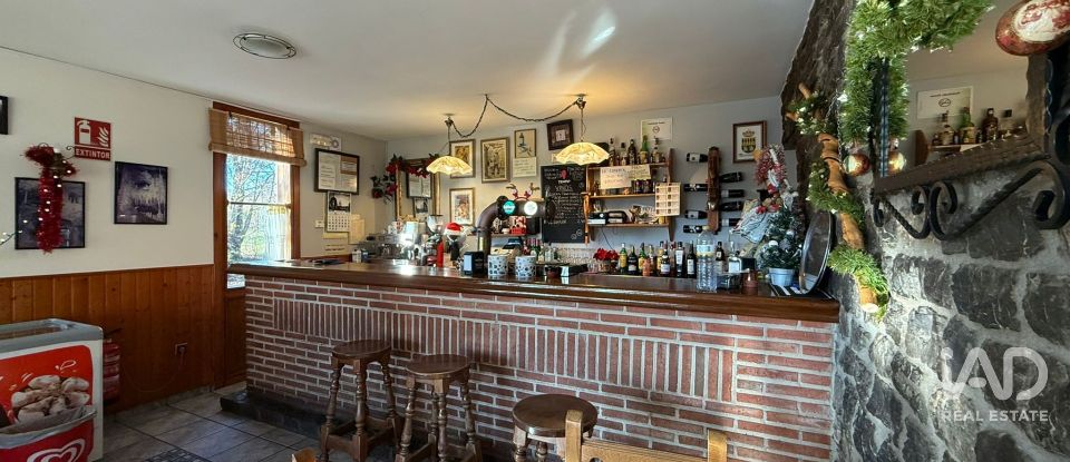 Casa rural 3 habitacions de 320 m² a Valdepiélago (24847)