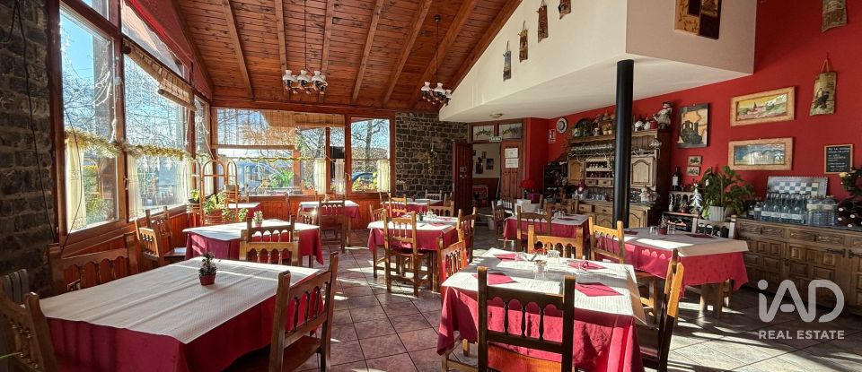 Casa rural 3 habitacions de 320 m² a Valdepiélago (24847)