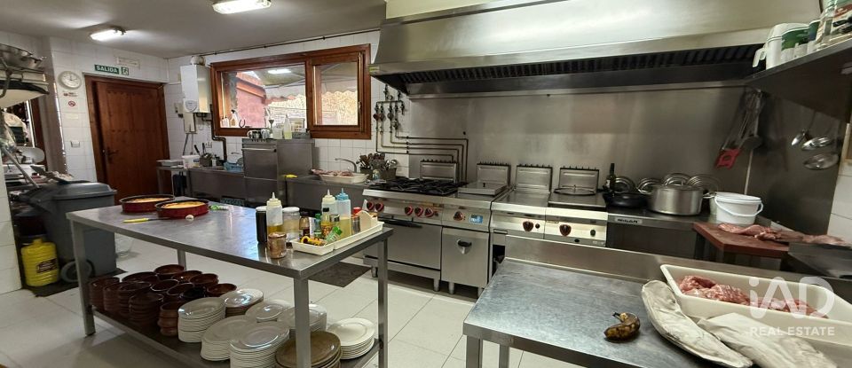 Casa rural 3 habitacions de 320 m² a Valdepiélago (24847)