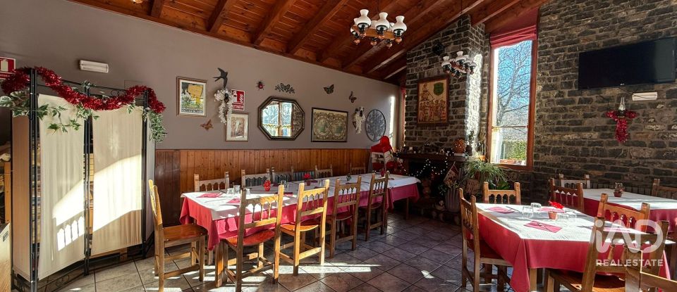 Casa rural 3 habitacions de 320 m² a Valdepiélago (24847)