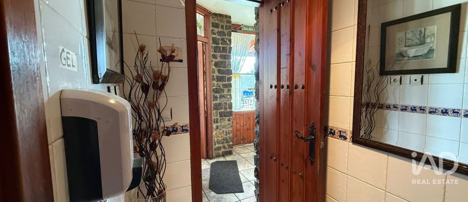 Casa rural 3 habitacions de 320 m² a Valdepiélago (24847)