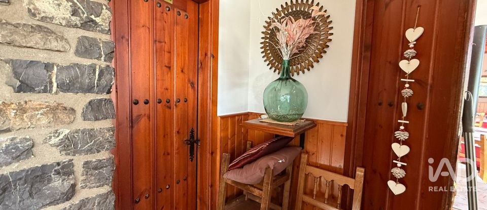 Casa rural 3 habitacions de 320 m² a Valdepiélago (24847)