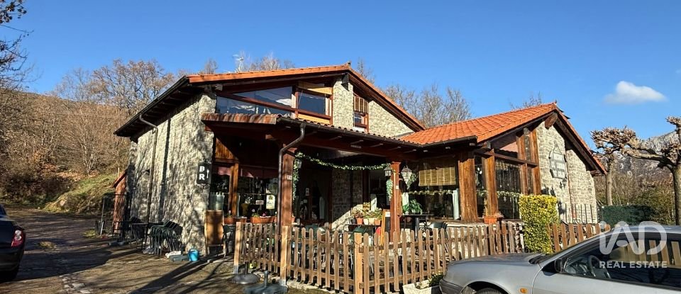 Casa rural 3 habitacions de 320 m² a Valdepiélago (24847)