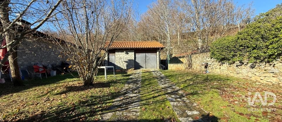 Casa rural 3 habitacions de 320 m² a Valdepiélago (24847)